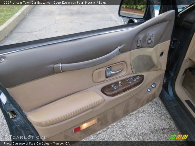 Deep Evergreen Pearl Metallic / Beige 1997 Lincoln Town Car Executive