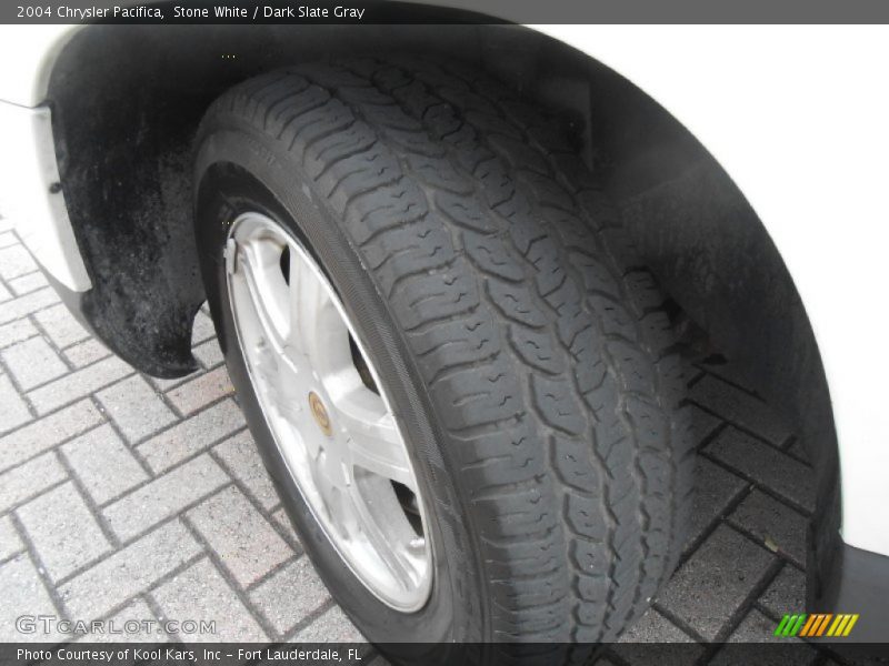Stone White / Dark Slate Gray 2004 Chrysler Pacifica