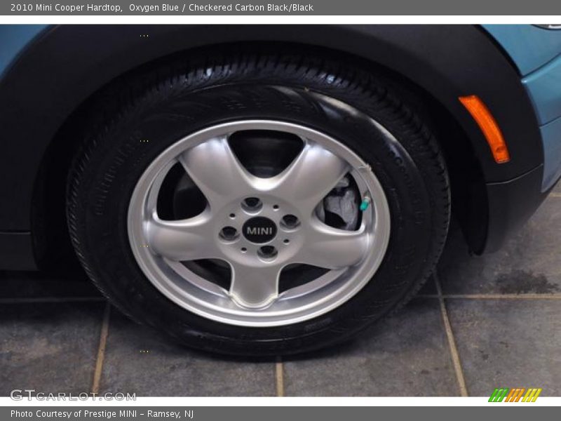 Oxygen Blue / Checkered Carbon Black/Black 2010 Mini Cooper Hardtop
