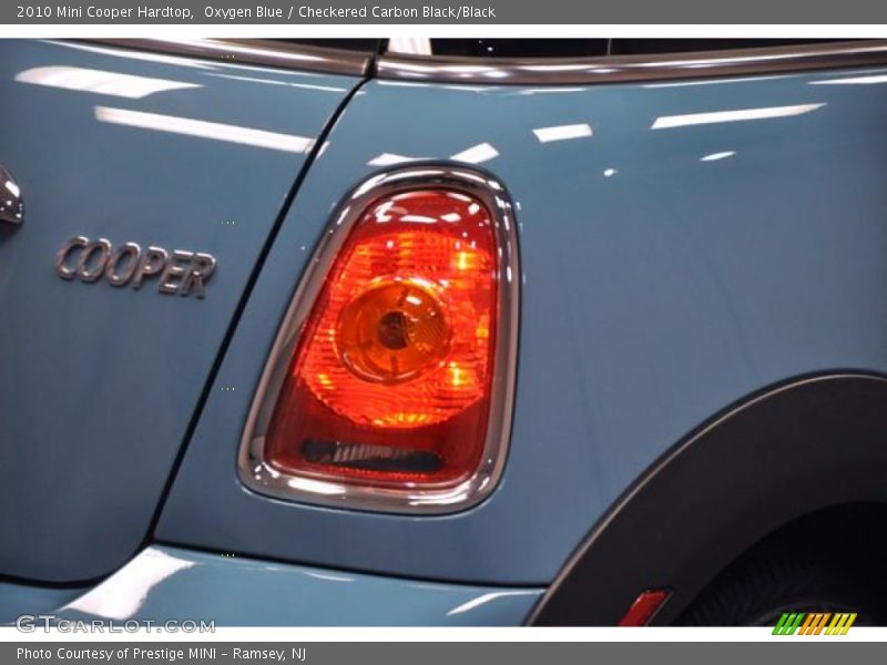 Oxygen Blue / Checkered Carbon Black/Black 2010 Mini Cooper Hardtop