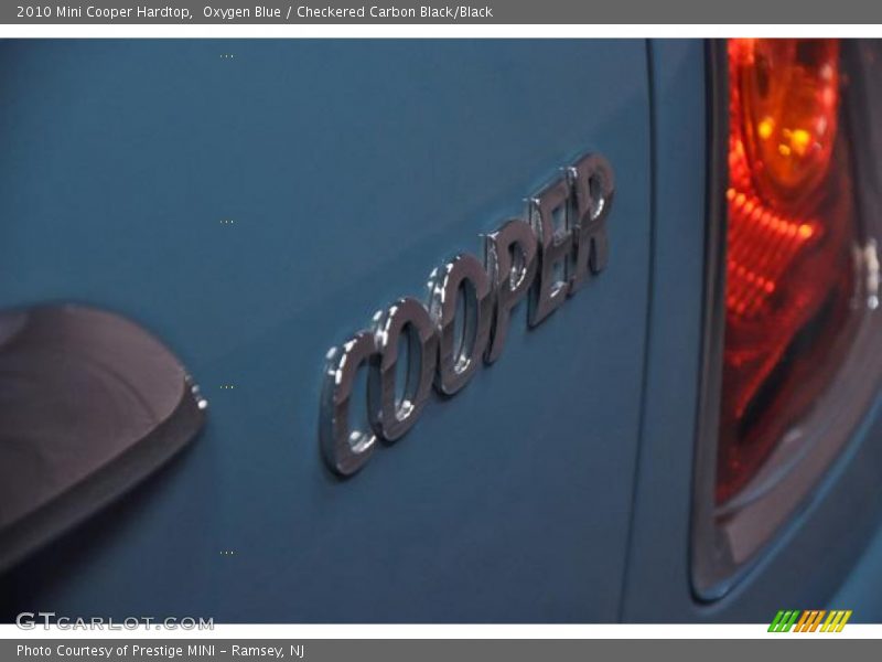 Oxygen Blue / Checkered Carbon Black/Black 2010 Mini Cooper Hardtop