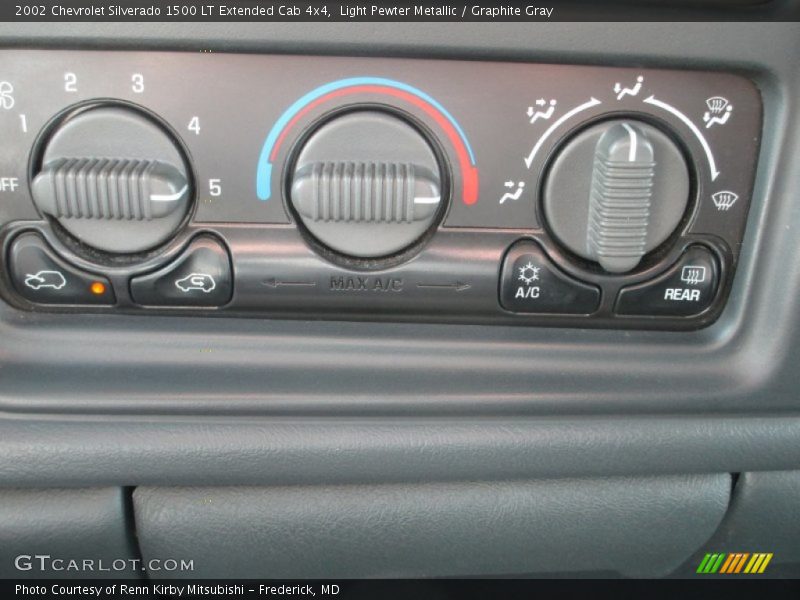 Light Pewter Metallic / Graphite Gray 2002 Chevrolet Silverado 1500 LT Extended Cab 4x4