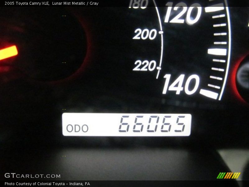 Lunar Mist Metallic / Gray 2005 Toyota Camry XLE