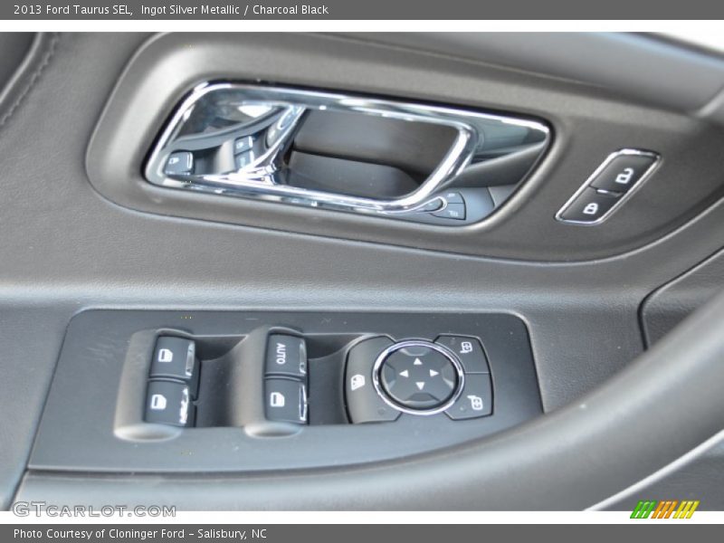 Ingot Silver Metallic / Charcoal Black 2013 Ford Taurus SEL