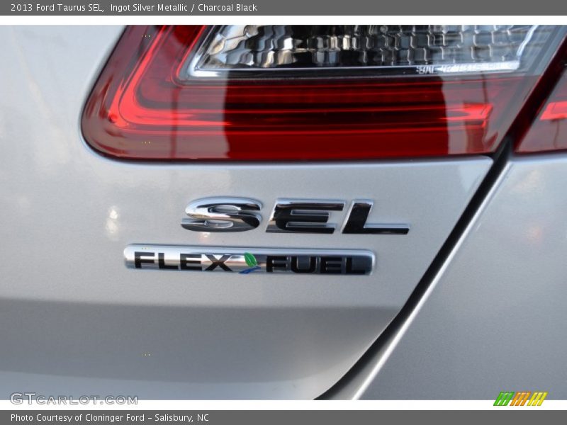 Ingot Silver Metallic / Charcoal Black 2013 Ford Taurus SEL