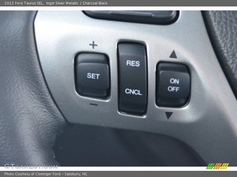 Ingot Silver Metallic / Charcoal Black 2013 Ford Taurus SEL