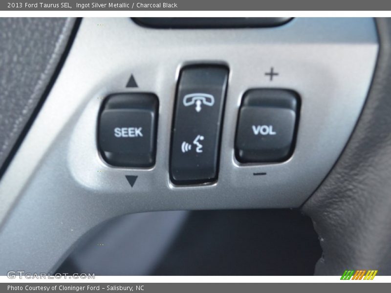 Ingot Silver Metallic / Charcoal Black 2013 Ford Taurus SEL