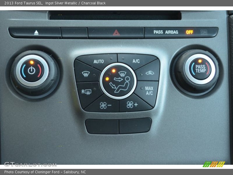 Ingot Silver Metallic / Charcoal Black 2013 Ford Taurus SEL