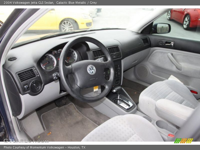 Grey Interior - 2004 Jetta GLS Sedan 