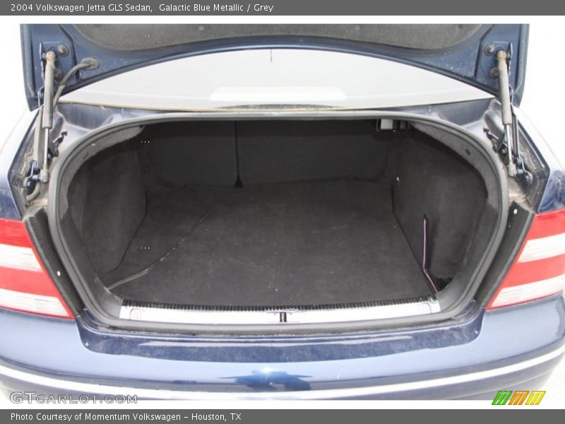  2004 Jetta GLS Sedan Trunk