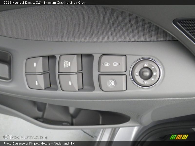 Controls of 2013 Elantra GLS