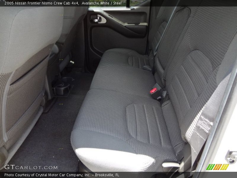 Avalanche White / Steel 2005 Nissan Frontier Nismo Crew Cab 4x4