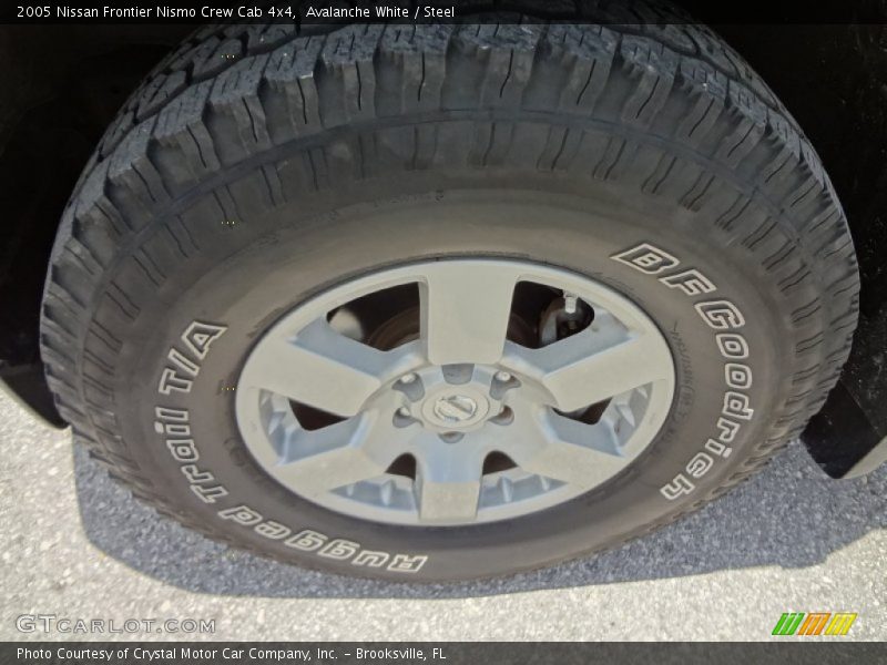 Avalanche White / Steel 2005 Nissan Frontier Nismo Crew Cab 4x4