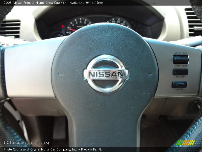 Avalanche White / Steel 2005 Nissan Frontier Nismo Crew Cab 4x4