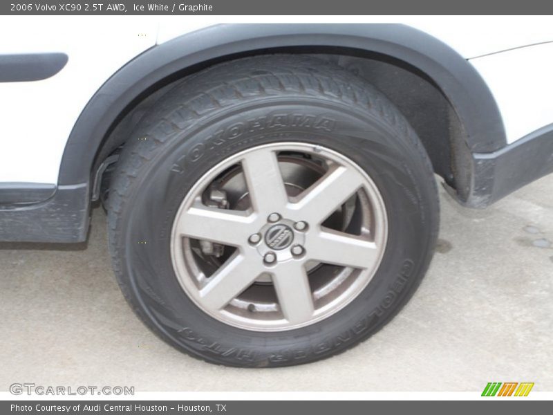 Ice White / Graphite 2006 Volvo XC90 2.5T AWD