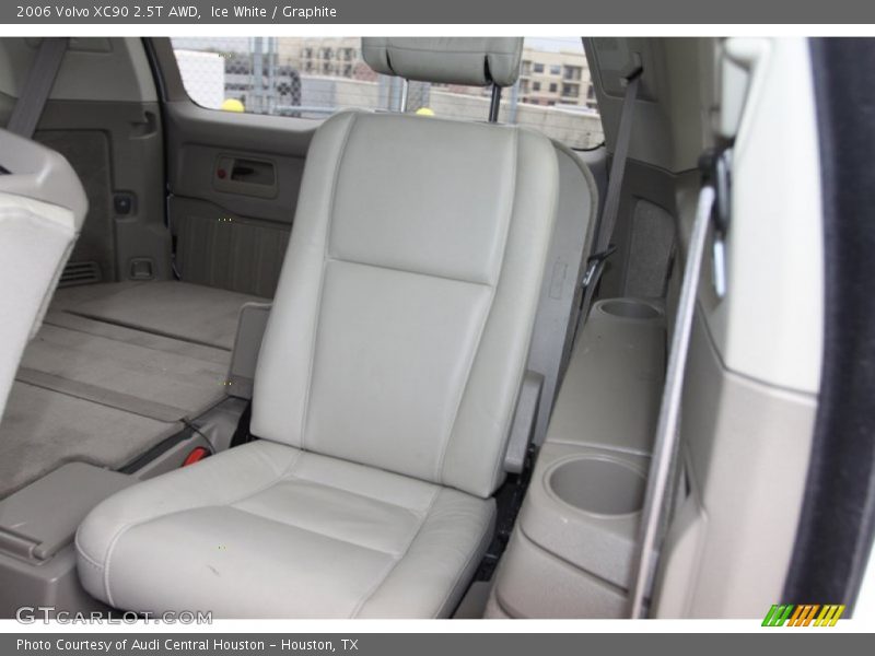 Ice White / Graphite 2006 Volvo XC90 2.5T AWD