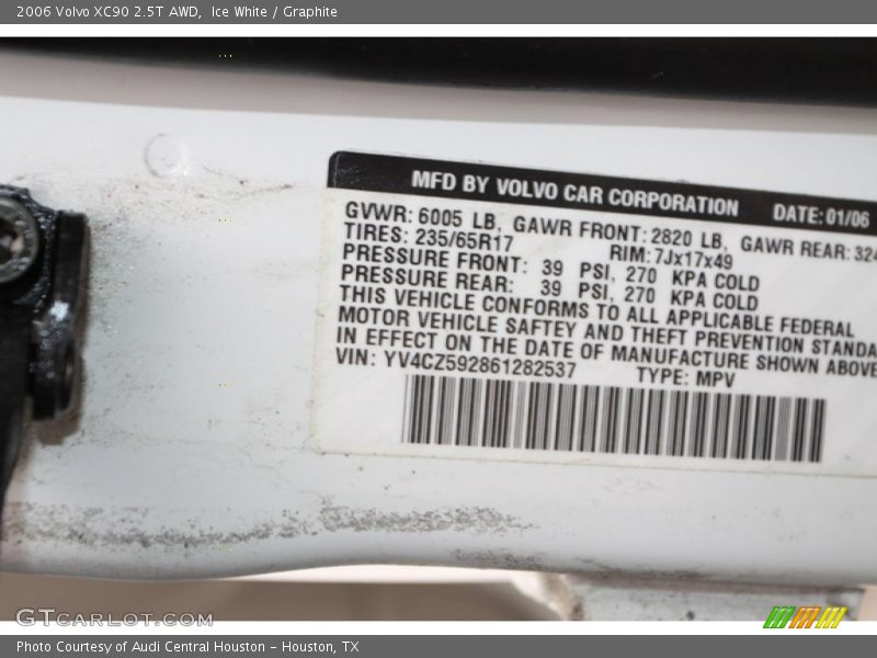 Ice White / Graphite 2006 Volvo XC90 2.5T AWD