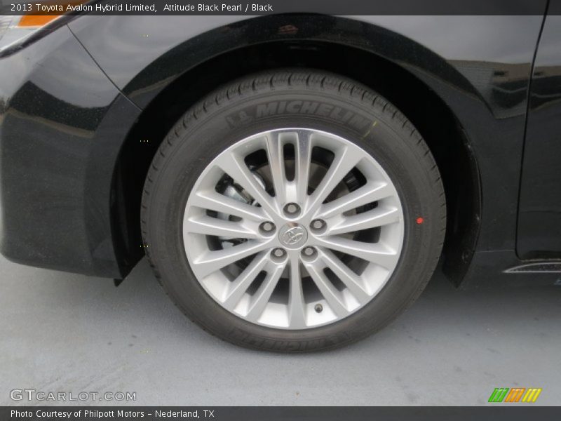  2013 Avalon Hybrid Limited Wheel