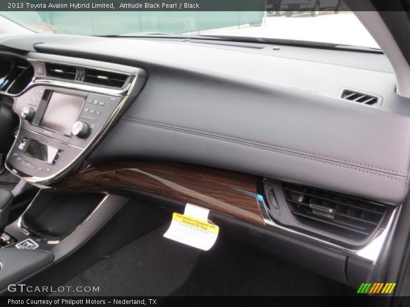 Attitude Black Pearl / Black 2013 Toyota Avalon Hybrid Limited