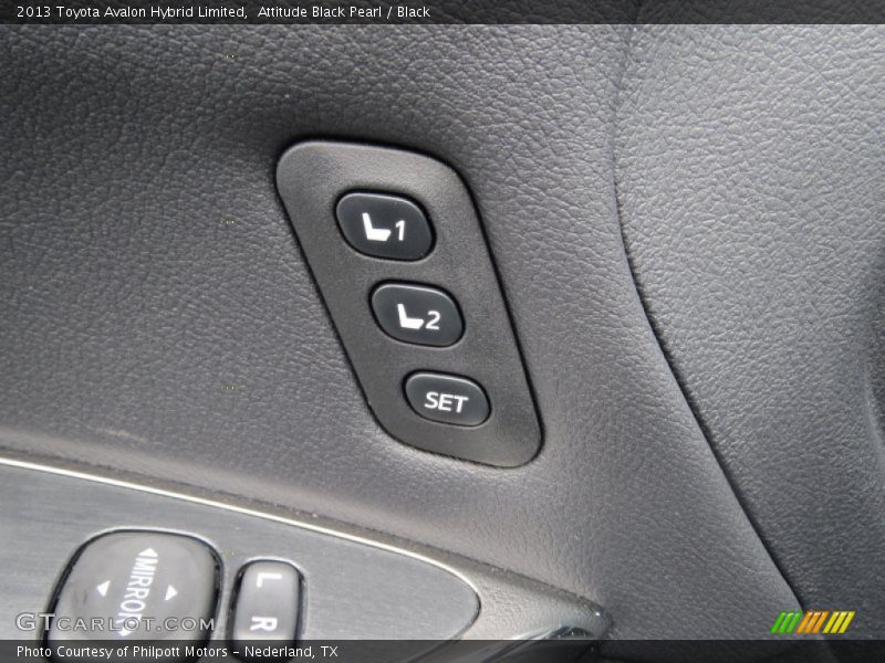 Attitude Black Pearl / Black 2013 Toyota Avalon Hybrid Limited