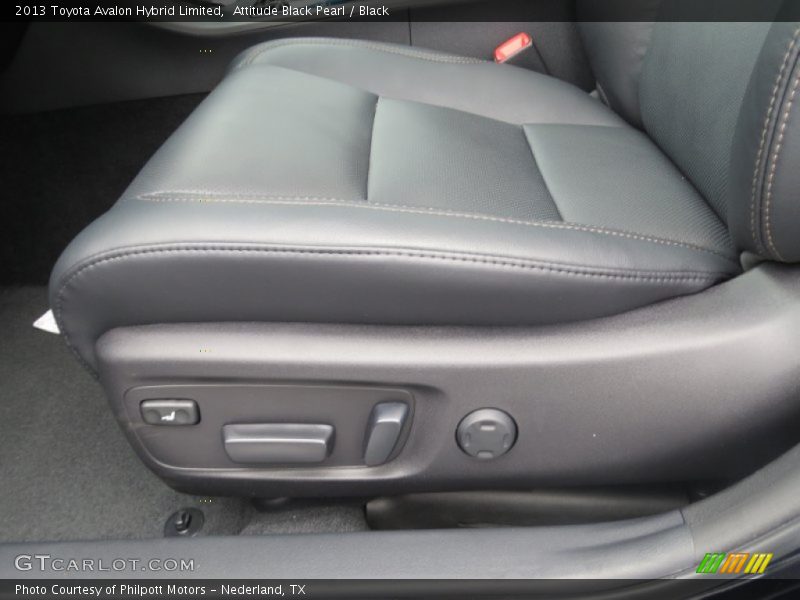 Attitude Black Pearl / Black 2013 Toyota Avalon Hybrid Limited