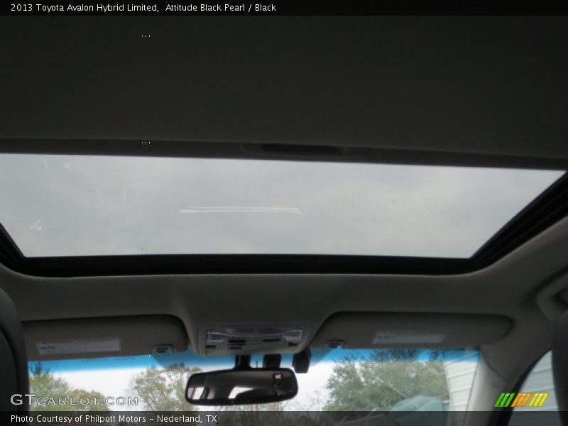 Attitude Black Pearl / Black 2013 Toyota Avalon Hybrid Limited