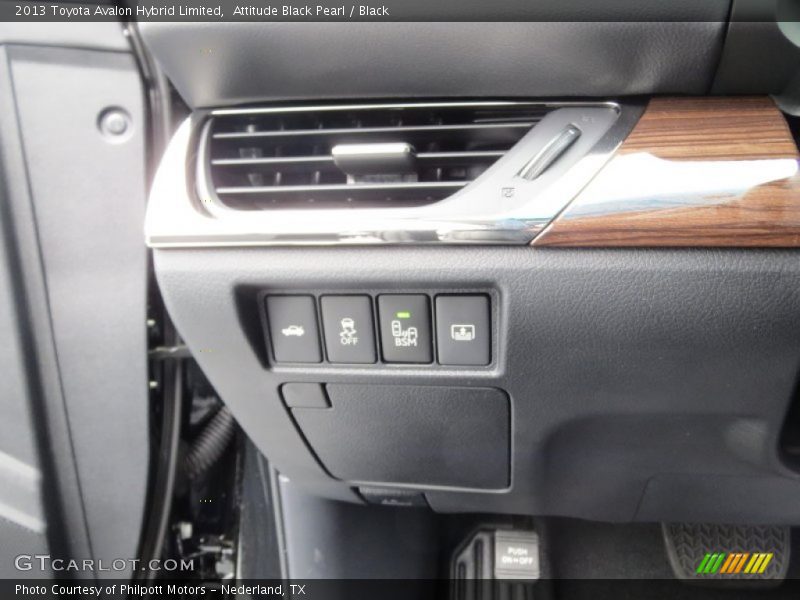 Attitude Black Pearl / Black 2013 Toyota Avalon Hybrid Limited