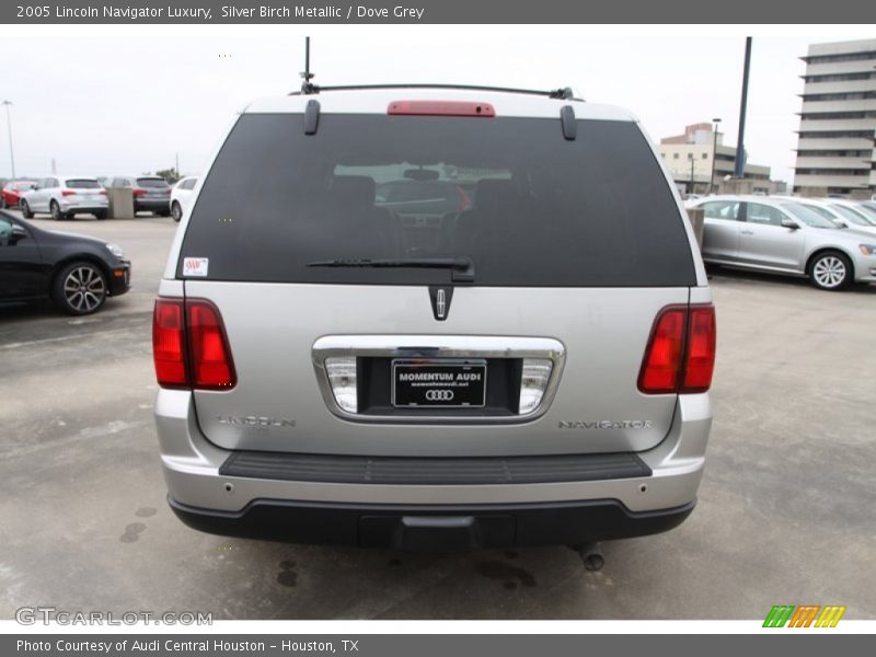 Silver Birch Metallic / Dove Grey 2005 Lincoln Navigator Luxury