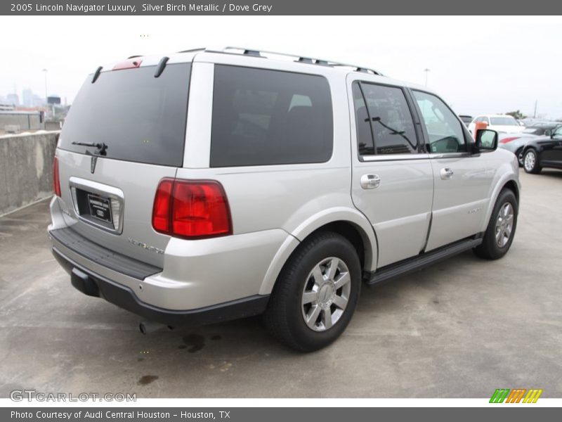 Silver Birch Metallic / Dove Grey 2005 Lincoln Navigator Luxury