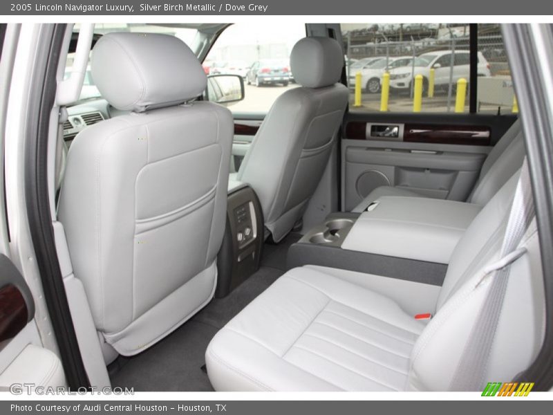 Silver Birch Metallic / Dove Grey 2005 Lincoln Navigator Luxury