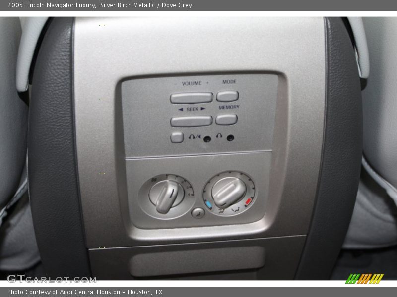 Silver Birch Metallic / Dove Grey 2005 Lincoln Navigator Luxury
