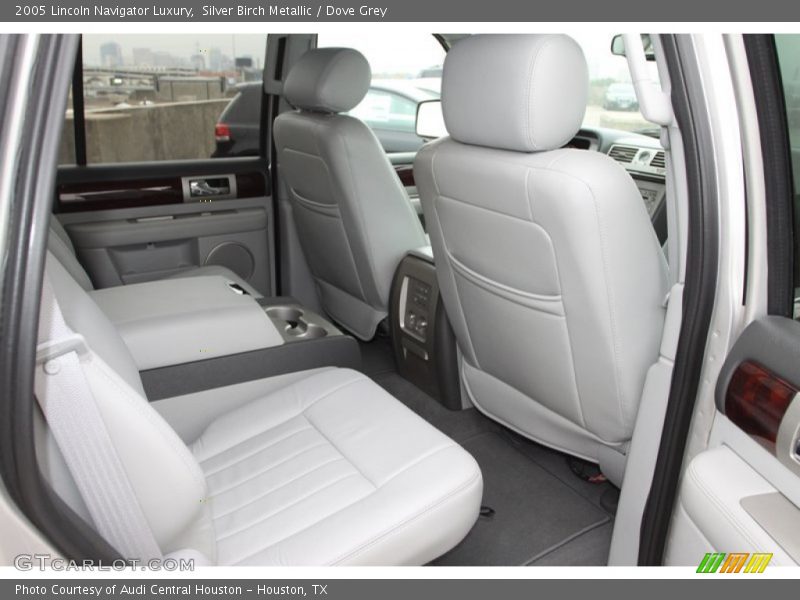Silver Birch Metallic / Dove Grey 2005 Lincoln Navigator Luxury