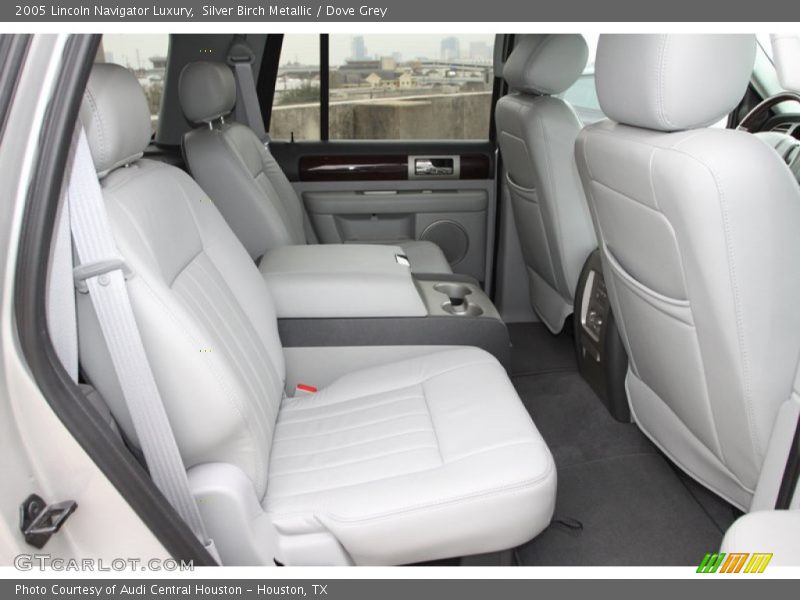Silver Birch Metallic / Dove Grey 2005 Lincoln Navigator Luxury