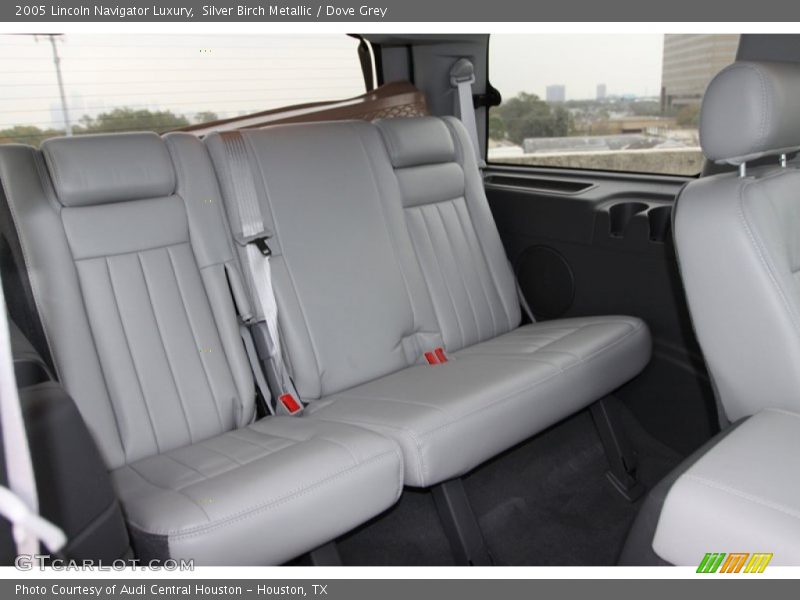 Silver Birch Metallic / Dove Grey 2005 Lincoln Navigator Luxury