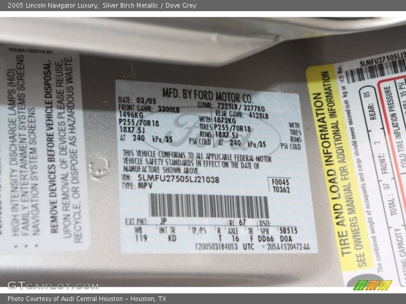 Silver Birch Metallic / Dove Grey 2005 Lincoln Navigator Luxury