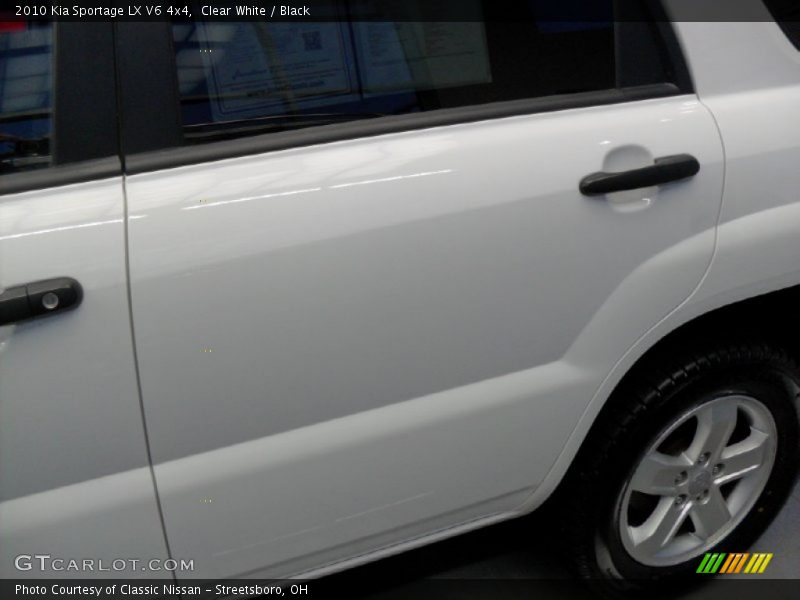 Clear White / Black 2010 Kia Sportage LX V6 4x4