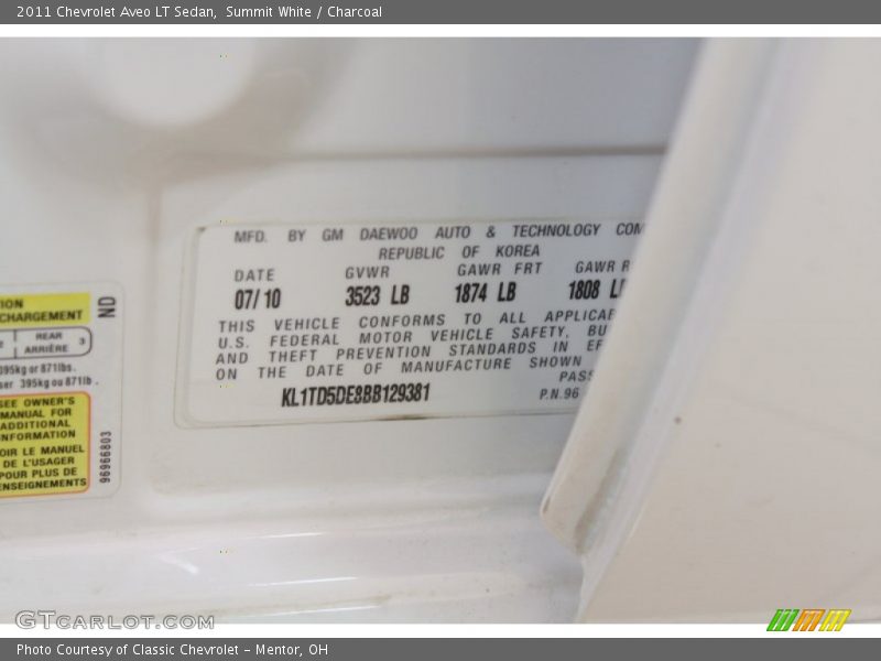 Summit White / Charcoal 2011 Chevrolet Aveo LT Sedan