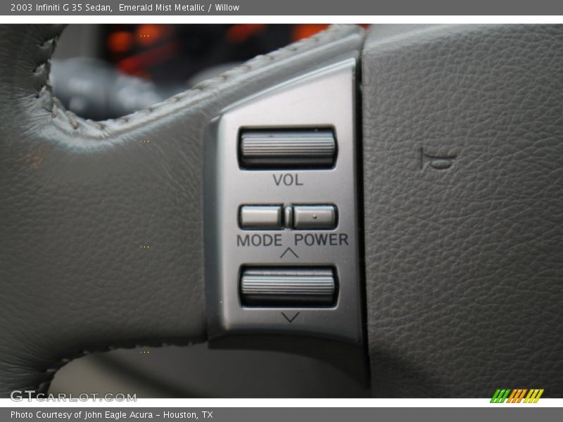 Controls of 2003 G 35 Sedan
