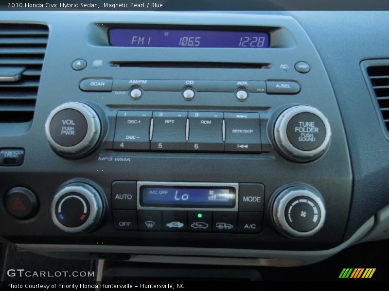 Controls of 2010 Civic Hybrid Sedan