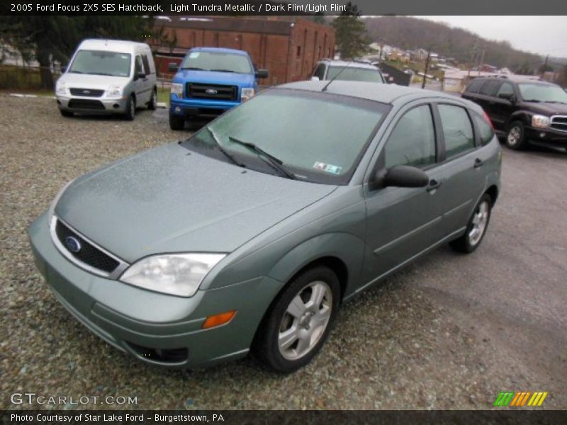 Light Tundra Metallic / Dark Flint/Light Flint 2005 Ford Focus ZX5 SES Hatchback