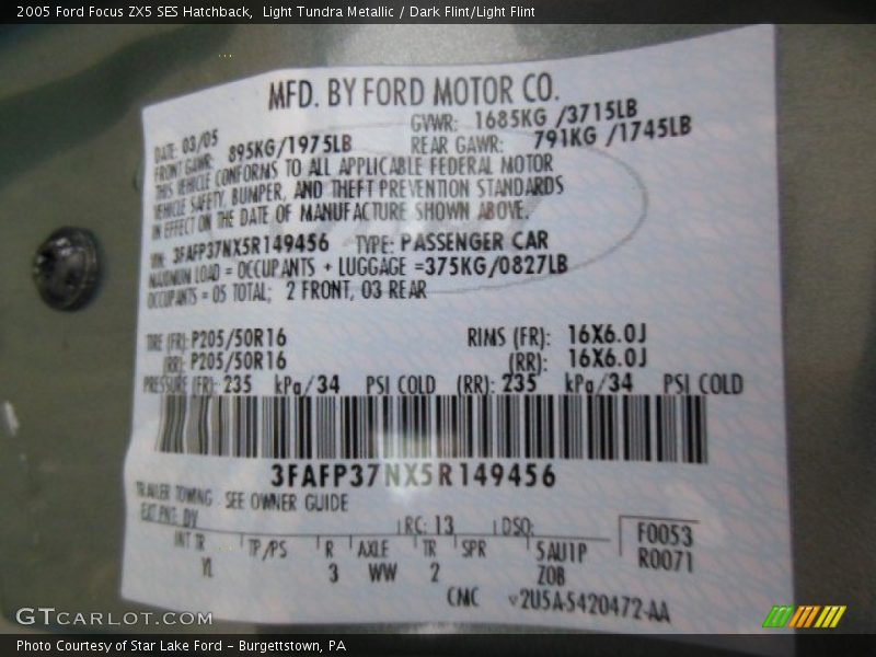 Light Tundra Metallic / Dark Flint/Light Flint 2005 Ford Focus ZX5 SES Hatchback