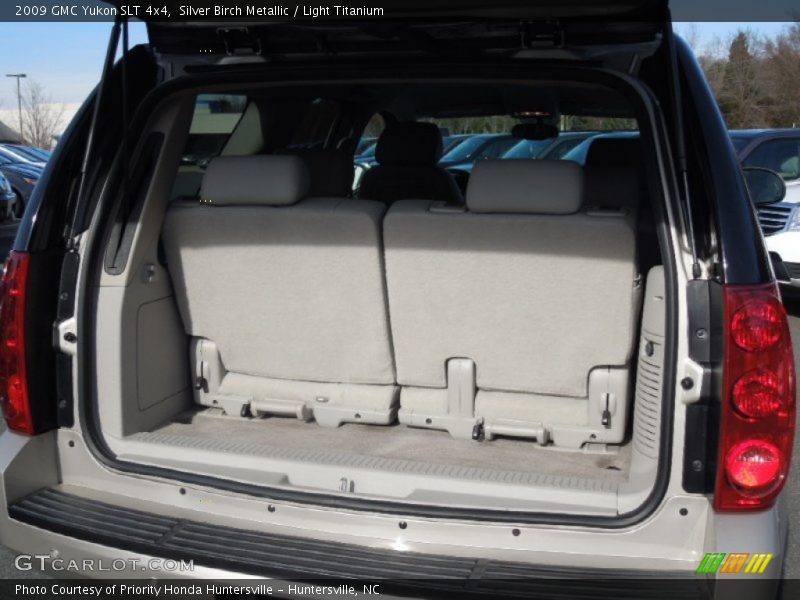Silver Birch Metallic / Light Titanium 2009 GMC Yukon SLT 4x4