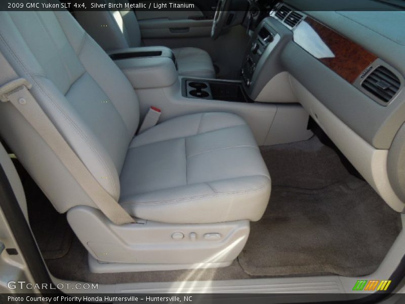 Silver Birch Metallic / Light Titanium 2009 GMC Yukon SLT 4x4