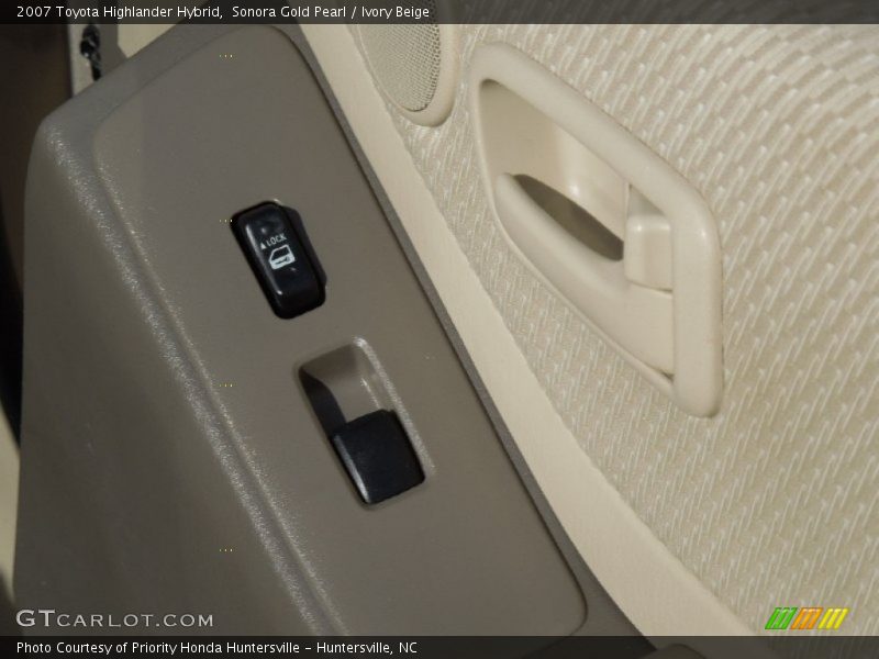 Sonora Gold Pearl / Ivory Beige 2007 Toyota Highlander Hybrid