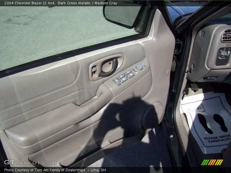 Dark Green Metallic / Medium Gray 2004 Chevrolet Blazer LS 4x4