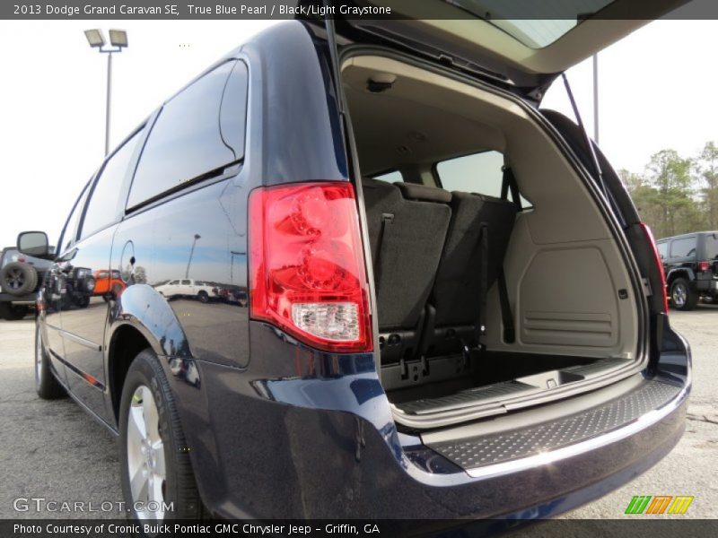 True Blue Pearl / Black/Light Graystone 2013 Dodge Grand Caravan SE