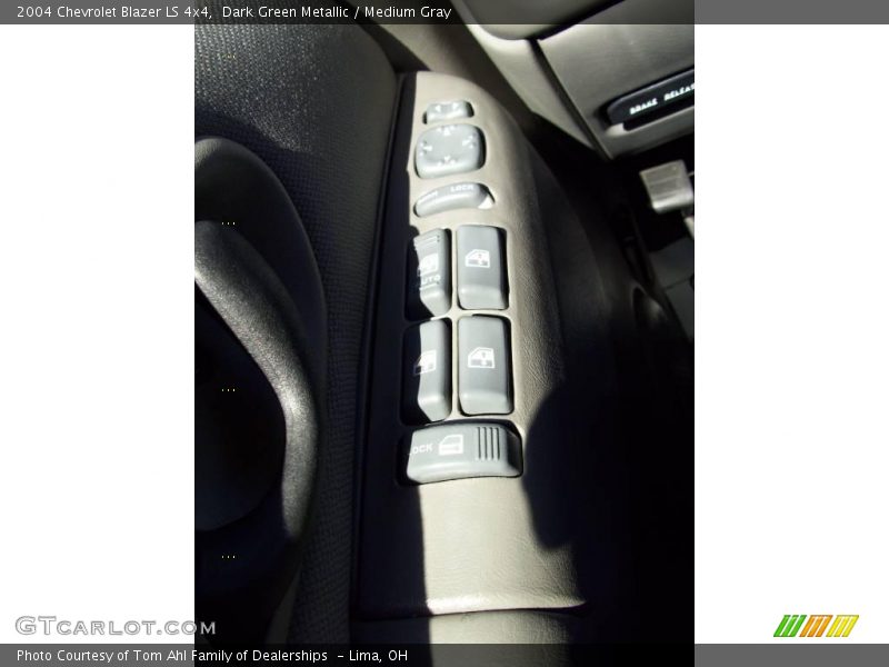 Dark Green Metallic / Medium Gray 2004 Chevrolet Blazer LS 4x4