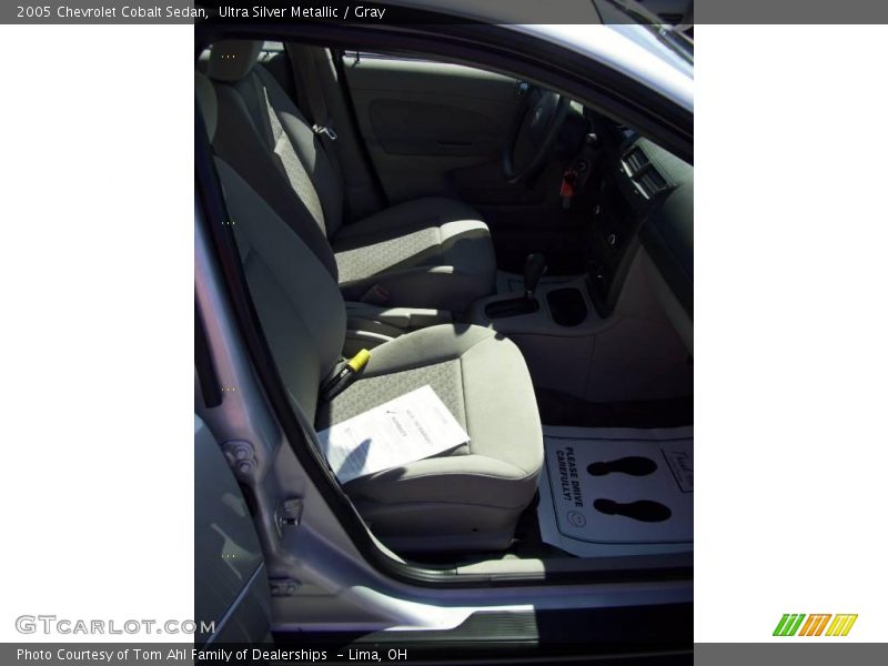 Ultra Silver Metallic / Gray 2005 Chevrolet Cobalt Sedan