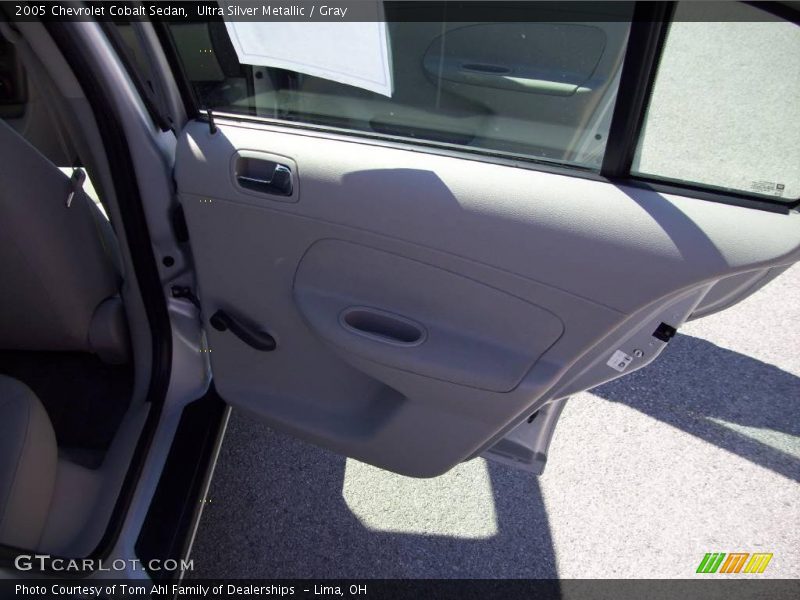 Ultra Silver Metallic / Gray 2005 Chevrolet Cobalt Sedan