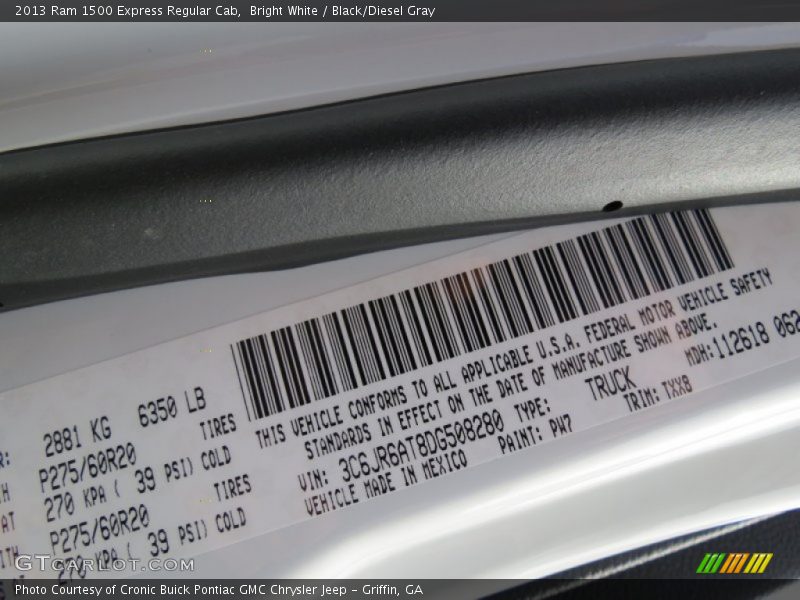 Bright White / Black/Diesel Gray 2013 Ram 1500 Express Regular Cab